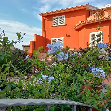 Casa Vacanza Le 2 Isole Suni Eksteriør bilde