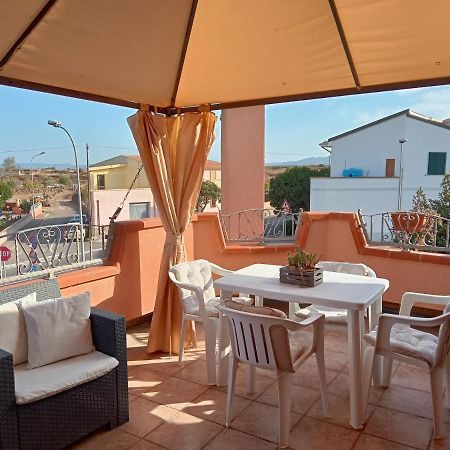 Casa Vacanza Le 2 Isole Suni Eksteriør bilde