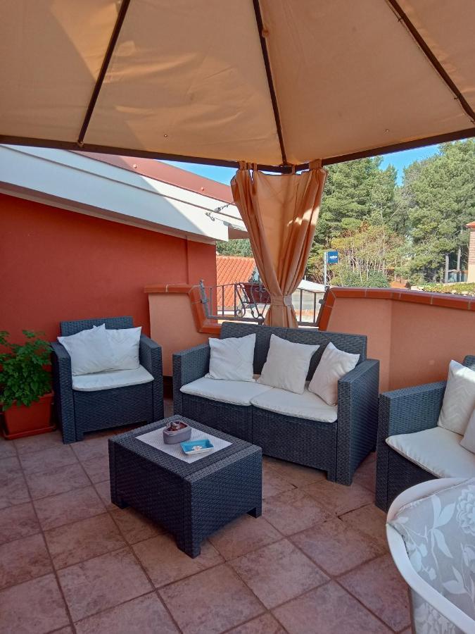 Casa Vacanza Le 2 Isole Suni Eksteriør bilde