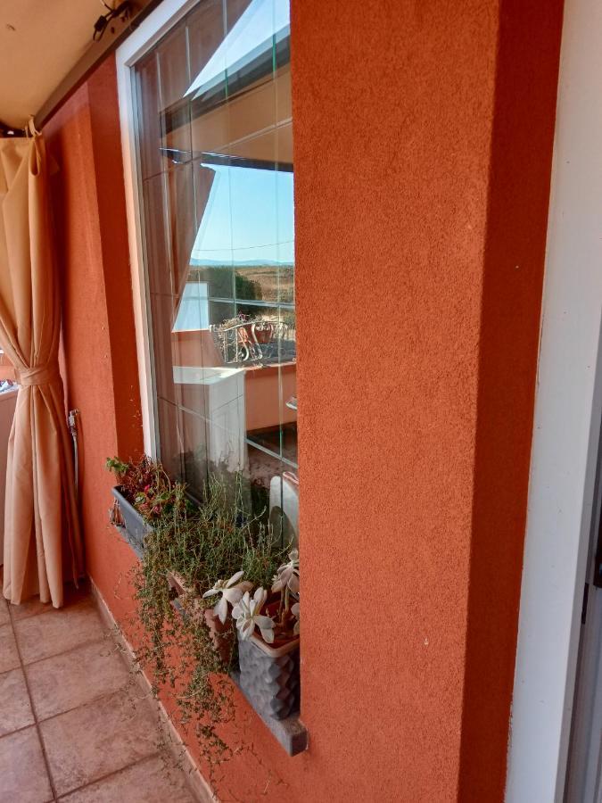 Casa Vacanza Le 2 Isole Suni Eksteriør bilde